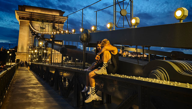 Photo taken with Xiaomi 17 Pro Max camera at night Photo taken with Xiaomi 17 Pro Max camera at night