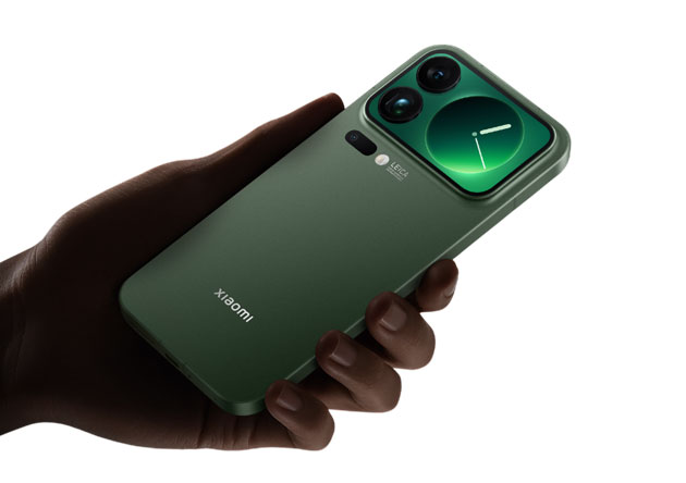 Xiaomi 17 Pro Max rear display Xiaomi 17 Pro Max rear display